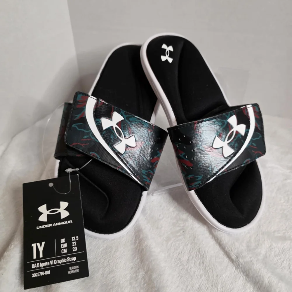 NEW UNDER ARMOUR UA IGNITE VI GRAPHIC FOOTBED SLIDES‎ SANDALS SIZE 1 YOUTH
